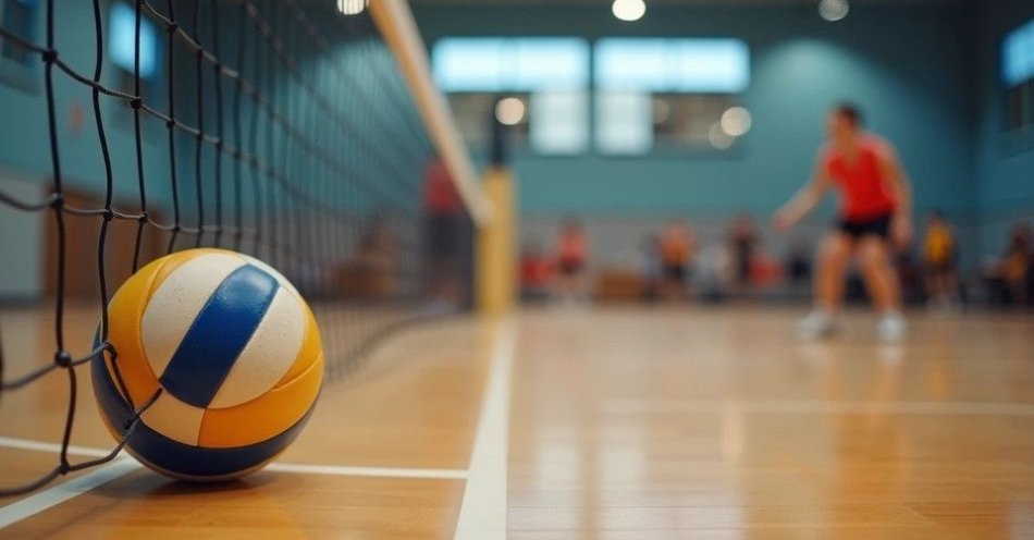 zdjęcie: Siatkówka: MCKiS Jaworzno kończy sezon 2025/2026 na 9. miejscu / Akcja siatkarska podczas meczu ligowego, łuk hali sportowej, oświetlenie kominowe /TMAI