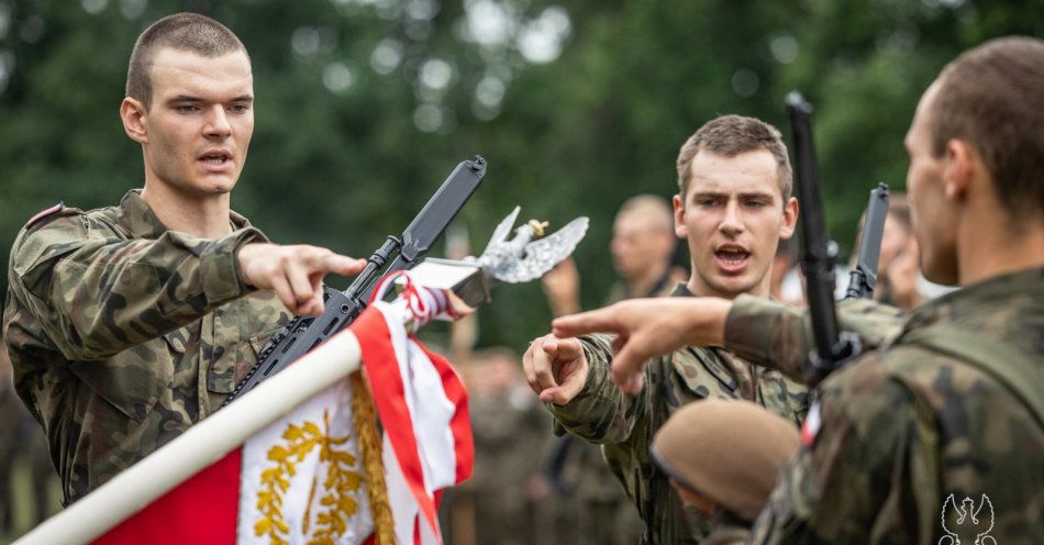 zdjęcie: Tłumy na Myślęcinku, kujawsko-pomorscy Terytorialsi złożyli przysięgę wojskową / fot. nadesłane