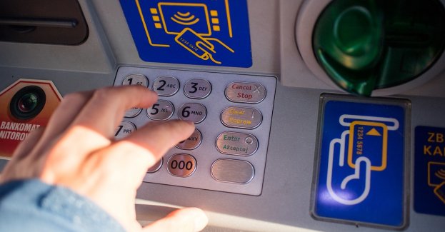 Kolejna ofiara oszustów, tym razem podszywali się pod pracowników banku i prokuratorów