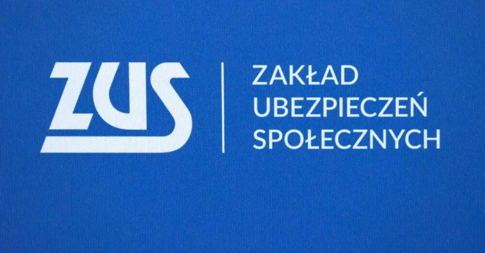 zdjęcie: ZUS: zakończyły się problemy ze stroną internetową oraz PUE/eZUS po cyberataku / Warszawa, 19.03.2025. Logo Zakładu Ubezpieczeń Społecznych w Warszawie, 19 bm. (az/awol) PAP/Albert Zawada