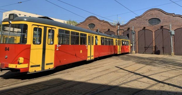 Zwiedzanie zabytkowego gmachu zajezdni tramwajowej
