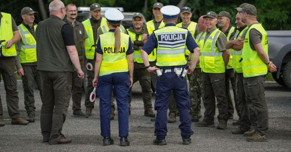 zdjęcie: Szkolenie uzupełniające dla strażników leśnych / fot. KPP Piła