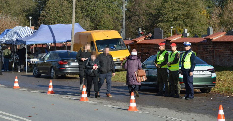 zdjęcie: Dbamy o bezpieczeństwo w okolicach cmentarzy / fot. KPP Ryki