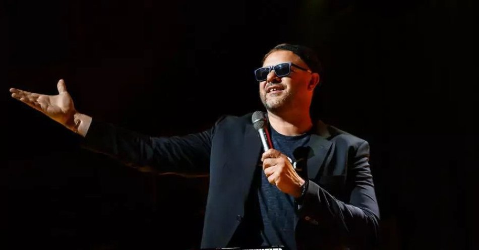 zdjęcie: Tomasz Karolak w programie 50 i CO? / kupbilecik24.pl / Tomasz Karolak w programie 50 i CO?