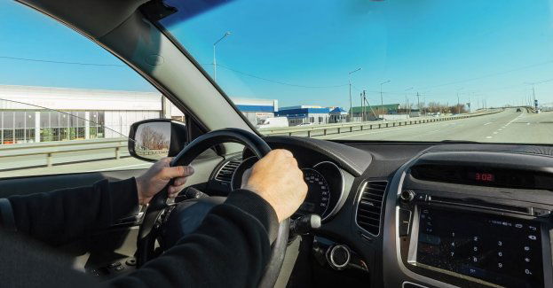 Jechał 115 km/h w terenie zabudowanym i przez przejście dla pieszych