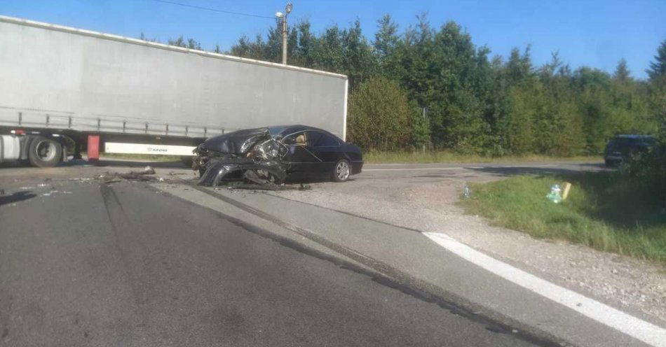 zdjęcie: Zderzenie pojazdów na krajowej 9 / fot. KMP w Radomiu