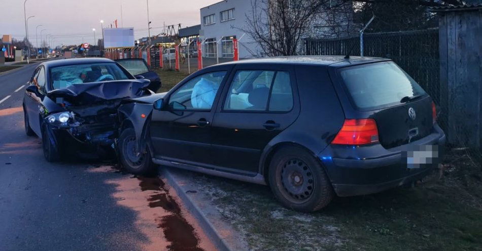 zdjęcie: Czołowe zderzenie w Biłgoraju. Kierowcy w szpitalach / fot. KPP Biłgoraj