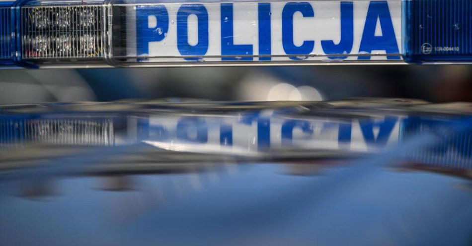 zdjęcie: Warszawa: 40-latek składał intymne propozycje 12-latce, został aresztowany / Rzeszów, 08.12.2025. Policyjny radiowóz w Rzeszowie, 8 bm. (dd/zkoc) PAP/Darek Delmanowicz