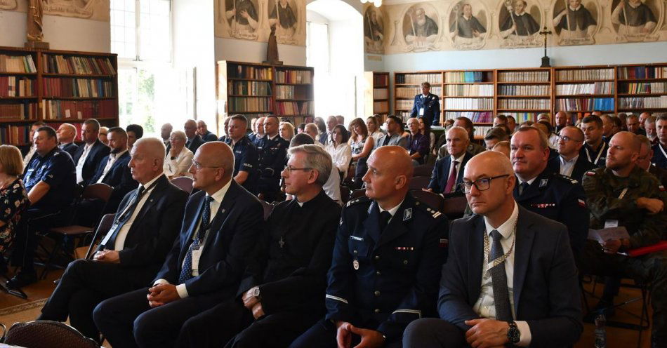 zdjęcie: O ochronie zabytków na konferencji w Lądzie / fot. KPP Słupca