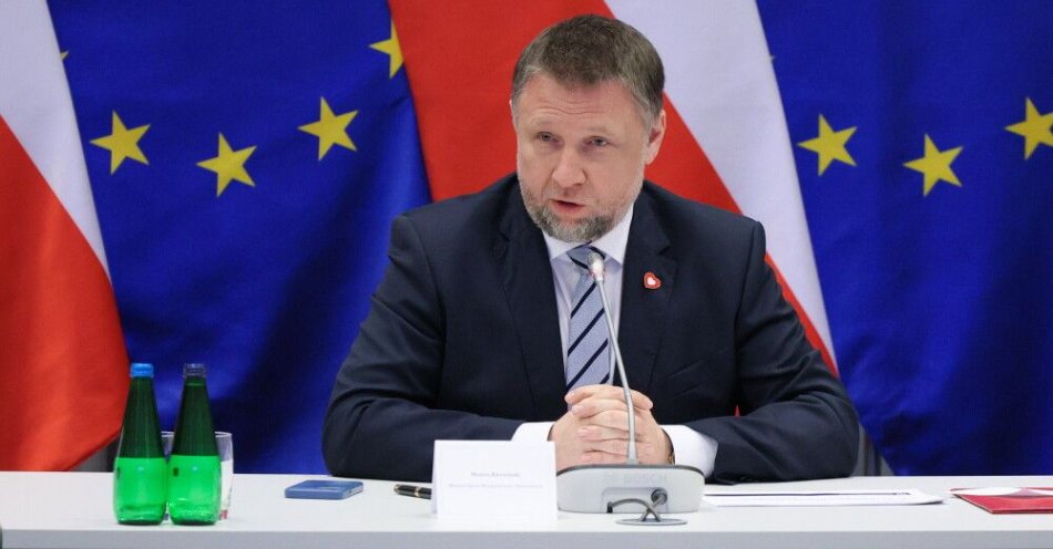 zdjęcie: MSWiA chce, aby infrastruktura parafialna w razie klęsk żywiołowych służyła za miejsca schronienia / Warszawa, 23.02.2026. Minister spraw wewnętrznych i administracji Marcin Kierwiński podczas spotkania z przedstawicielami służb i podmiotów podległych MSWiA nt. ochrony zdrowia psychicznego funkcjonariuszy i pracowników służb mundurowych, 23 bm. w Ministerstwie Spraw Wewnętrznych i Administracji w Warszawie. Spotkanie odbyło się w Ogólnopolski Dzień Walki z Depresją, obchodzony 23 lutego. (sko) PAP/Paweł Supernak