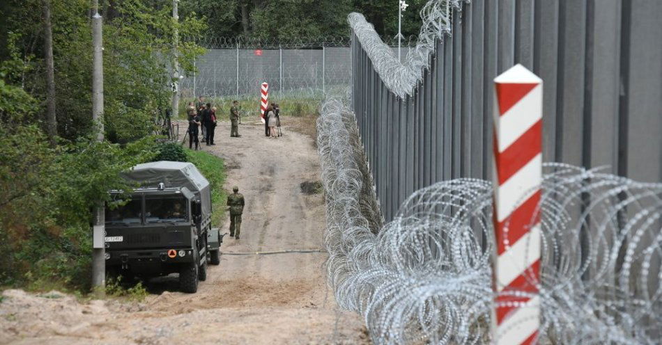 zdjęcie: Na granicy polsko-białoruskiej ranny został żołnierz po wybuchu granatu hukowego / fot. PAP
