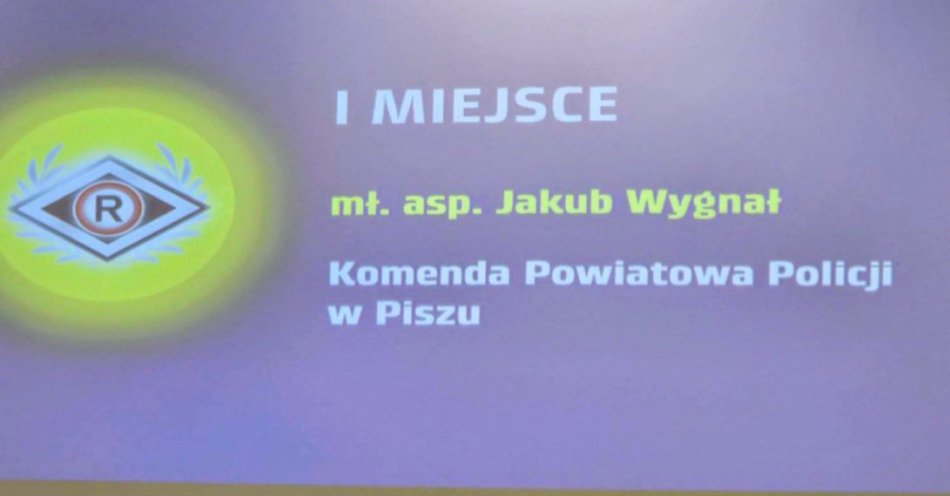 zdjęcie: Policjant piskiej drogówki najlepszym policjantem ruchu drogowego w województwie / fot. KPP w Piszu
