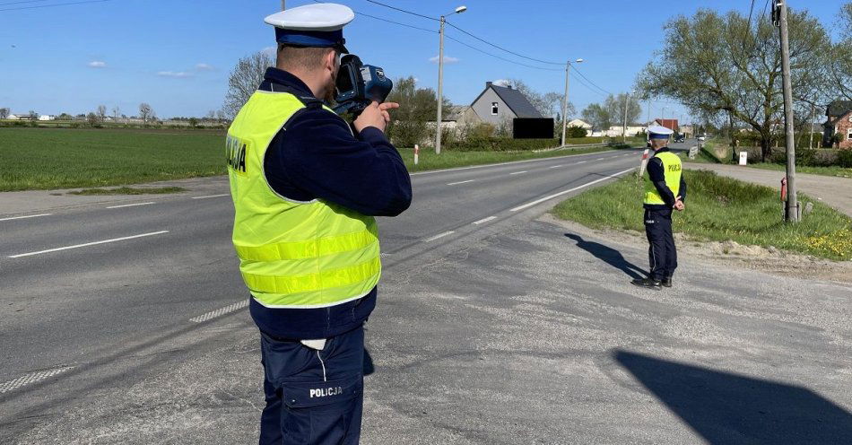 zdjęcie: Policjanci „drogówki” z Nakła czuwają nad bezpieczeństwem na trasach / fot. KPP w Nakle nad Notecią