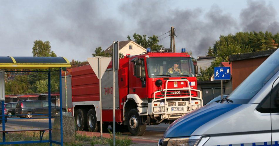 zdjęcie: RCB rozszerzyło ostrzeżenie o substancjach niebezpiecznych w powietrzu na sąsiednie powiaty / fot. PAP