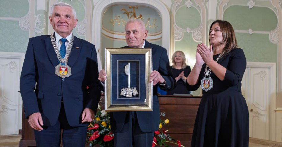 zdjęcie: Nowy Honorowy Obywatel Białegostoku / fot. nadesłane