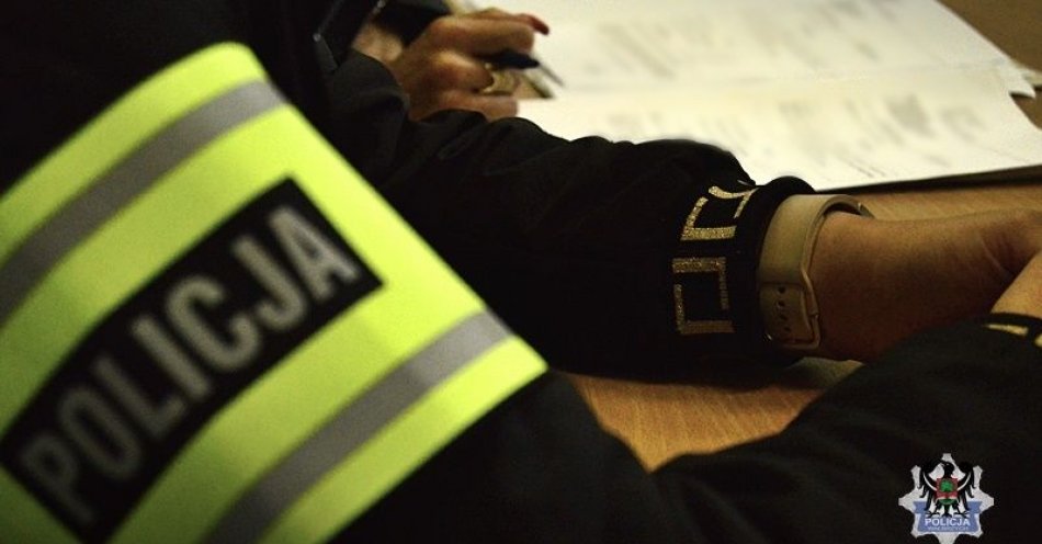 zdjęcie: Dwóch wałbrzyszan odpowie za kradzież alkoholu z jednego z marketów w centrum miasta / fot. KMP w Wałbrzychu