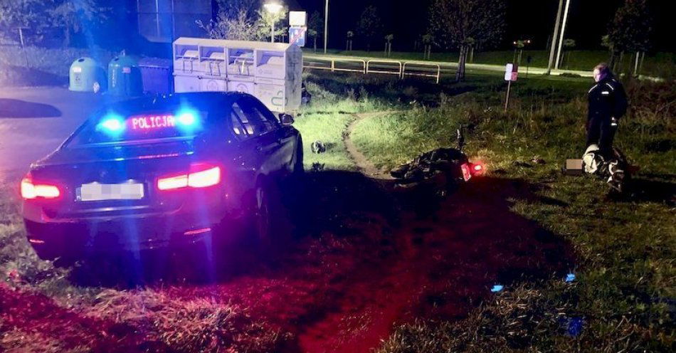 zdjęcie: Uciekał motocyklem przed policjantami, miał sądowy zakaz kierowania i używał cudzej tablicy rejestracyjnej. 46-latek został zatrzymany za popełnione p / fot. KMP w Słupsku