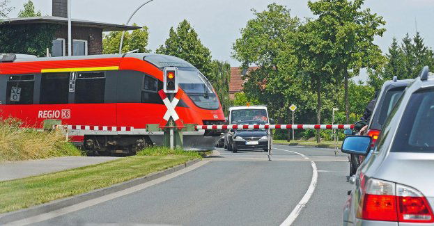 Przejechał przez rogatki, o krok od tragedii