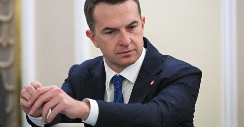zdjęcie: Szłapka: odpowiedź klubu KO na zaproszenie prezydenta Nawrockiego – prawdopodobnie w poniedziałek / Warszawa, 07.01.2026. Rzecznik rządu Adam Szłapka przed posiedzeniem rządu w KPRM w Warszawie, 7 bm. Na pierwszym po Nowym Roku posiedzeniu Rada Ministrów zajmie się m.in. projektem stanowiska wobec poselskiego projektu ustawy o odpolitycznieniu spółek państwowych autorstwa klubu Polska 2050. (mr) PAP/Marcin Obara