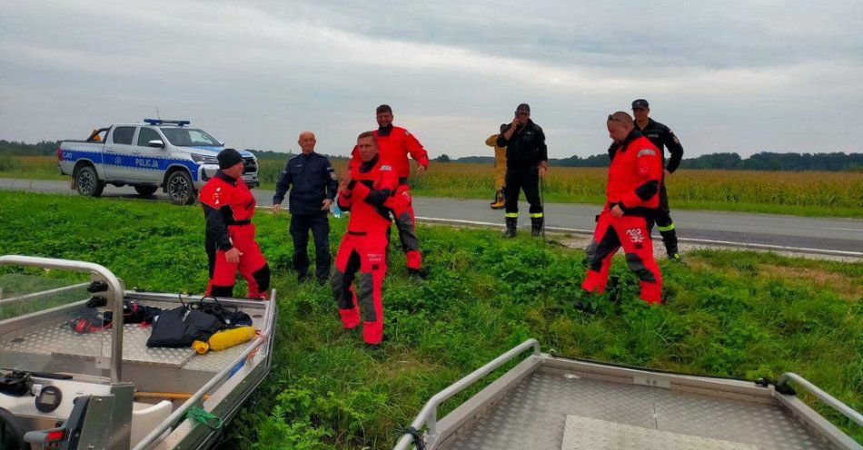 zdjęcie: Bydgoscy policjanci w dalszym ciągu wspierają poszkodowanych na terenach dotkniętych powodzią / fot. KWP w Bydgoszczy