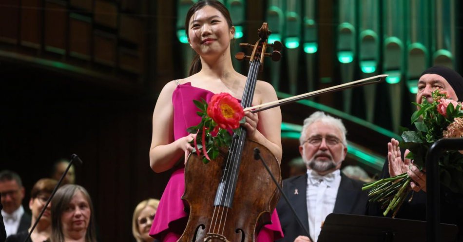 zdjęcie: Tae-Yeon Kim laureatką 12. Międzynarodowego Konkursu Wiolonczelowego / fot. PAP