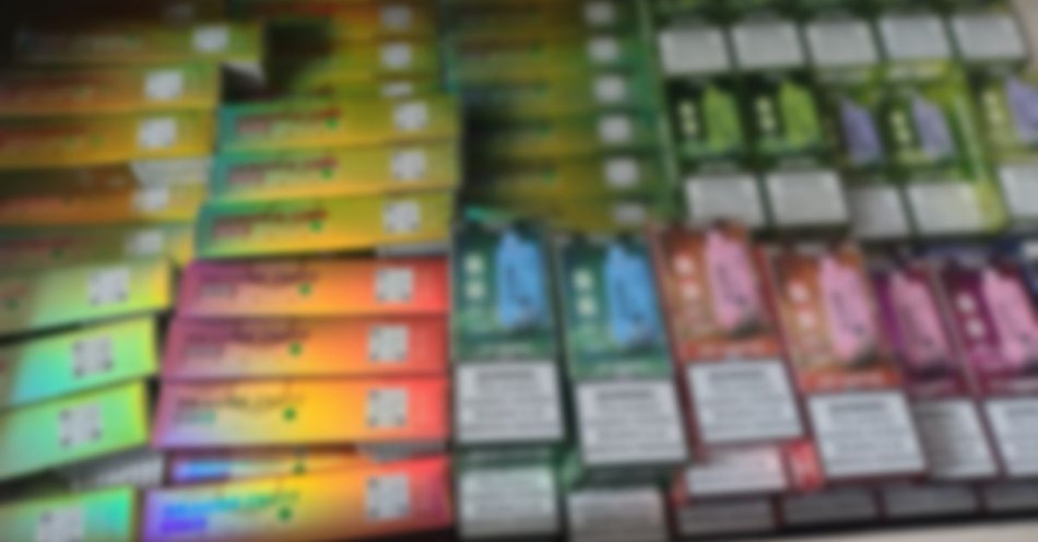 zdjęcie: Chełm: 17 latek miał 400 elektronicznych papierosów i marihuanę / fot. KMP Chełm