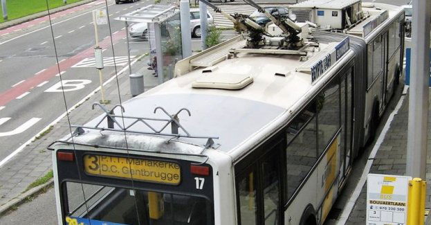 9 dodatkowych linii autobusów miejskich na cmentarze