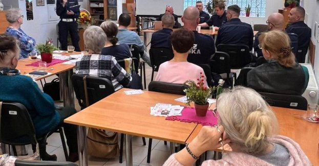 Seniorzy i służby rozmawiali o bezpieczeństwie w Gdyni
