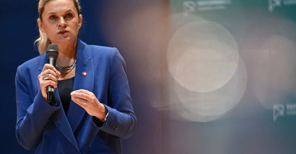 zdjęcie: Szefowa MEN: decyzja w sprawie obowiązkowej edukacji zdrowotnej – do końca marca / Gdańsk, 23.03.2026. Minister edukacji Barbara Nowacka na 21. posiedzeniu Pomorskiej Rady Oświatowej oraz prezentacji założeń Kompasu Jutra, 23 bm. w Gdańsku. (ad) PAP/Marcin Gadomski