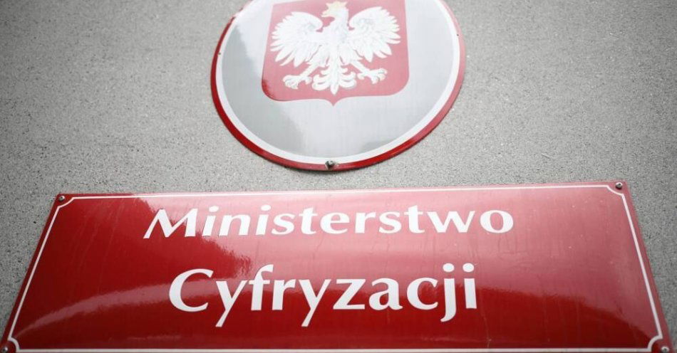 zdjęcie: Ministerstwo Cyfryzacji zrealizuje wart 41 mln zł projekt ws. cyfryzacji gmin, powiatów i województw / fot. PAP