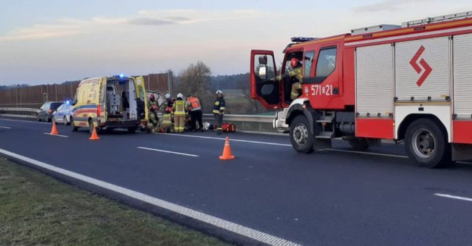 zdjęcie: Motocyklista trafił do szpitala po wypadku na S5 / fot. KPP w Trzebnicy