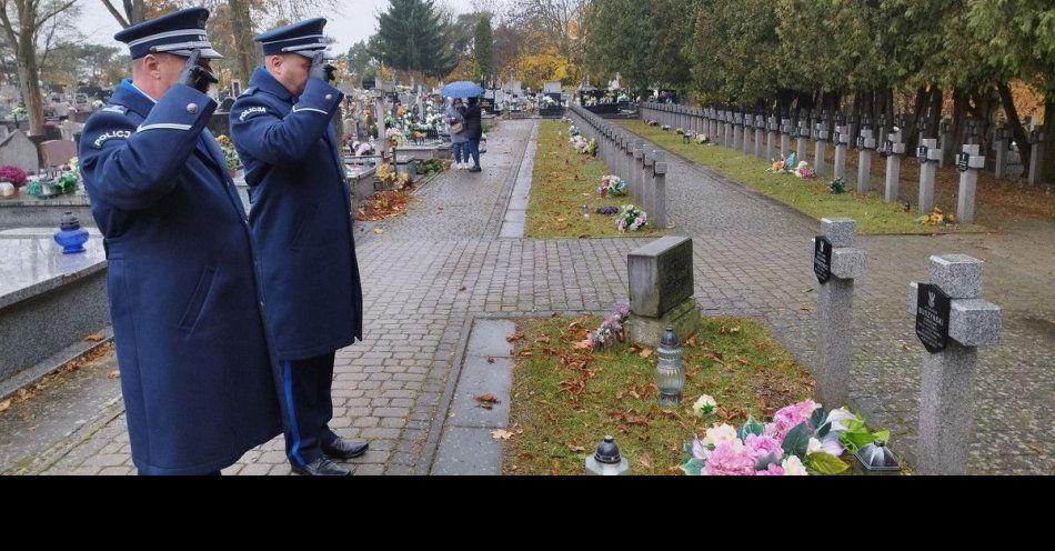 zdjęcie: Gostynińscy policjanci uczcili pamięć komendanta Budzyńskiego / fot. KPP w Gostyninie