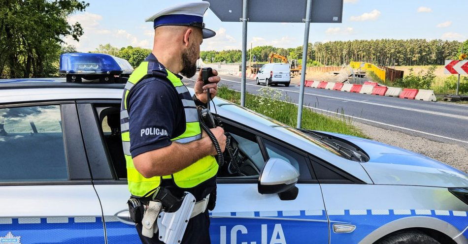 zdjęcie: Z lądu i z powietrza - policjanci dbają o bezpieczeństwo na drogach / fot. KPP Krosno Odrzańskie