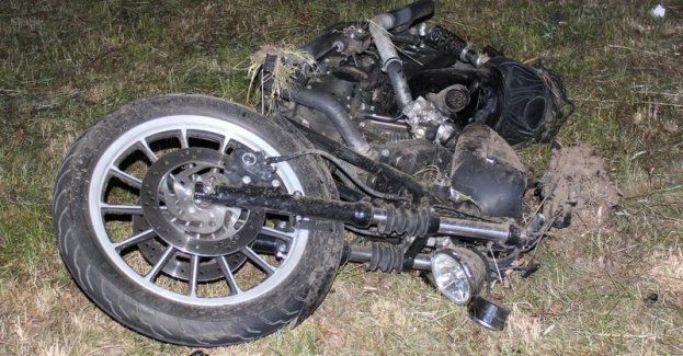 Policjanci pracowali nie miejscu dwóch zdarzeń drogowym z udziałem motocyklistów