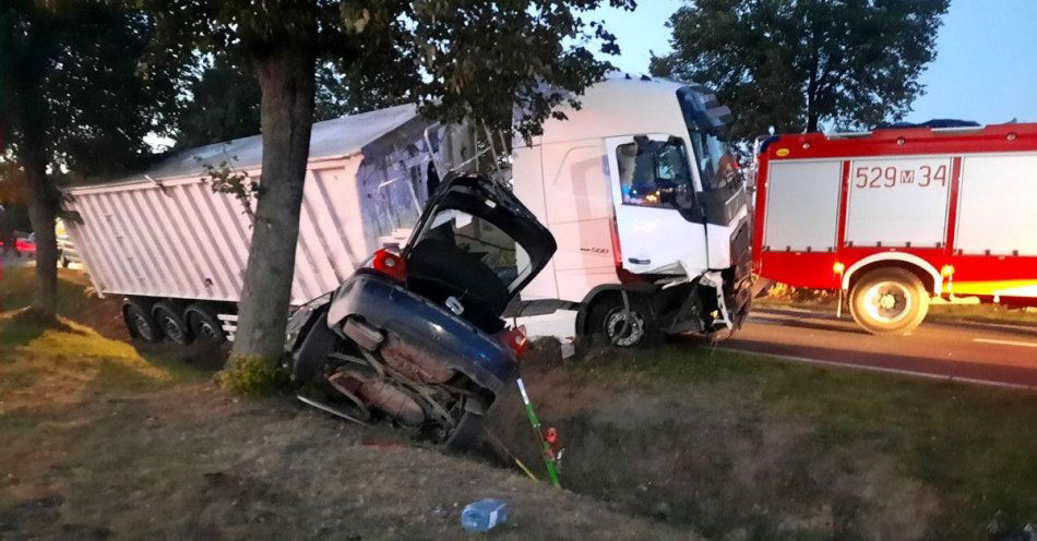 zdjęcie: Tragiczny wypadek w pobliżu Stupska, zginął pasażer forda / fot. KPP w Mławie