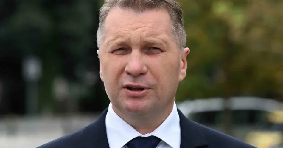 zdjęcie: Czarnek: nowy rok szkolny z powodu zmian ideologicznych nie będzie łatwy / Warszawa, 31.08.2026. Wiceprezes PiS Przemysław Czarnek podczas konferencji przed Pomnikiem Armii Krajowej i Polskiego Państwa Podziemnego w Warszawie, 31 bm. (jm) PAP/Radek Pietruszka