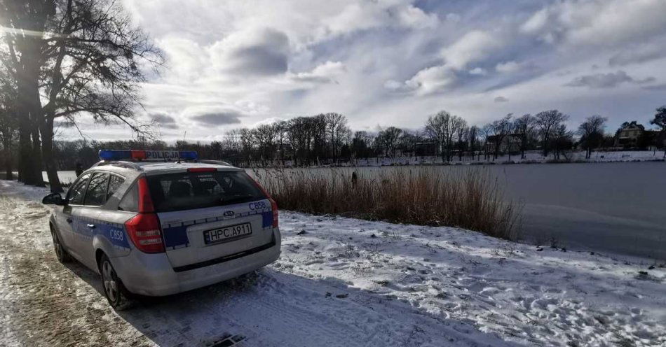 zdjęcie: Uwaga na kruchy lód / fot. KPP Mogilno