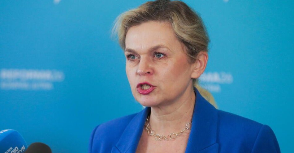 zdjęcie: Nowacka: szykujemy przepisy zakazujące od września używania telefonów komórkowych w podstawówkach / Olsztyn, 18.03.2026. Minister Edukacji Barbara Nowacka podczas spotkania z nauczycielami w ramach ogólnopolskiej trasy informacyjnej „Kierunek: Kompas Jutra”, 18 bm. w Centrum Konferencyjnym Uniwersytetu Warmińsko-Mazurskiego w Olsztynie. (tw/awol) PAP/Tomasz Waszczuk