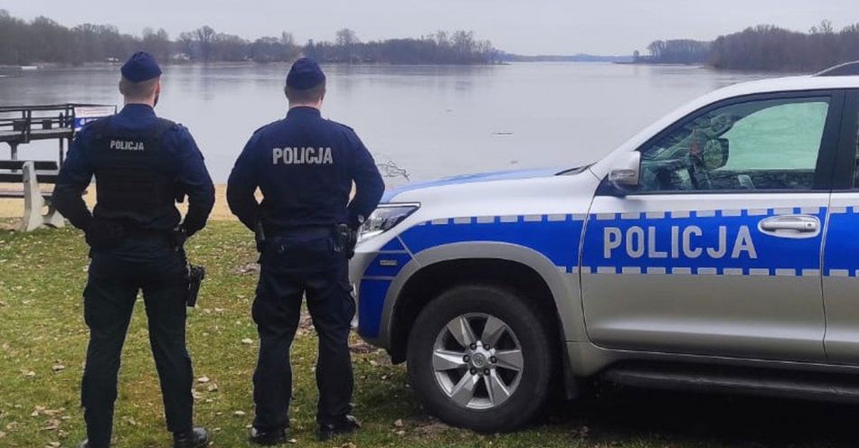 zdjęcie: Policyjne patrole kontrolują wody / fot. KPP Inowrocław