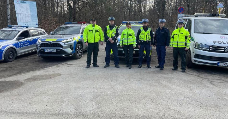 zdjęcie: Polsko słowackie patrole drogówki na granicy w Ożennej / fot. KPP w Jaśle fot: KPP Jasło