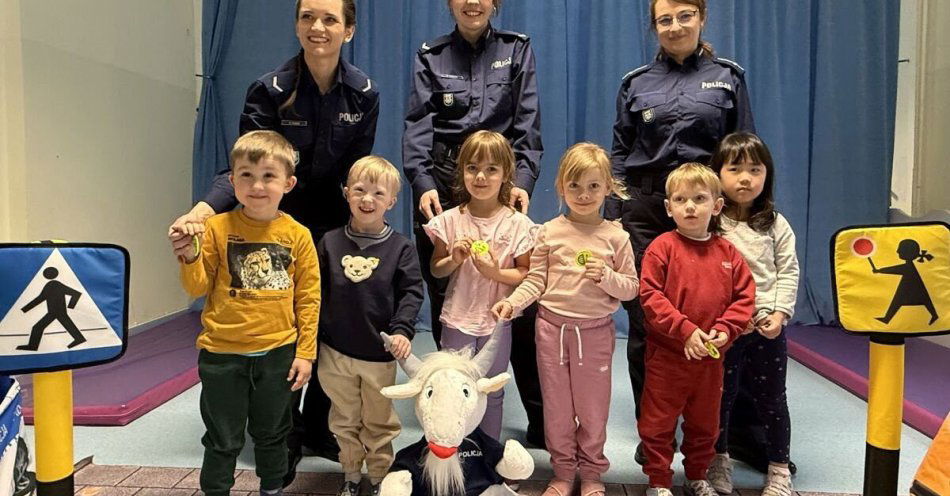 zdjęcie: Dzielnicowi wzmacniają bezpieczeństwo lokalnych społeczności / fot. KMP Kielce