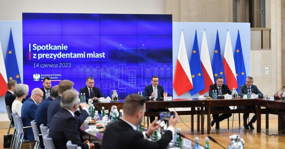zdjęcie: Algorytm będzie premiował małe gminy oraz mniejsze i średnie miasta / fot. PAP