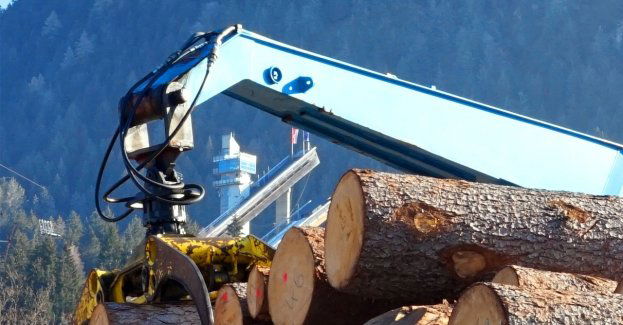 Pożar tartaku w Hadlach Szklarskich; trwa dogaszanie ognia