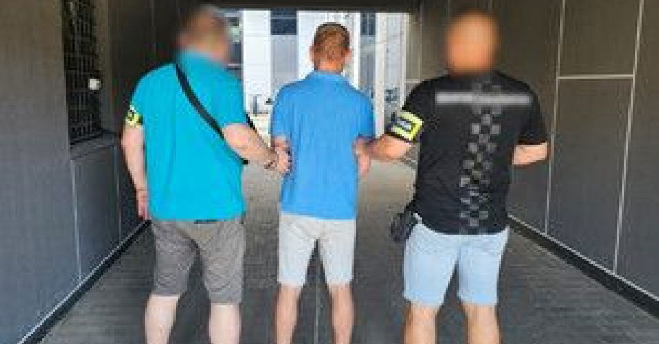 zdjęcie: Nie uniknie odpowiedzialności za kradzież rozbójniczą / fot. KMP w Łodzi