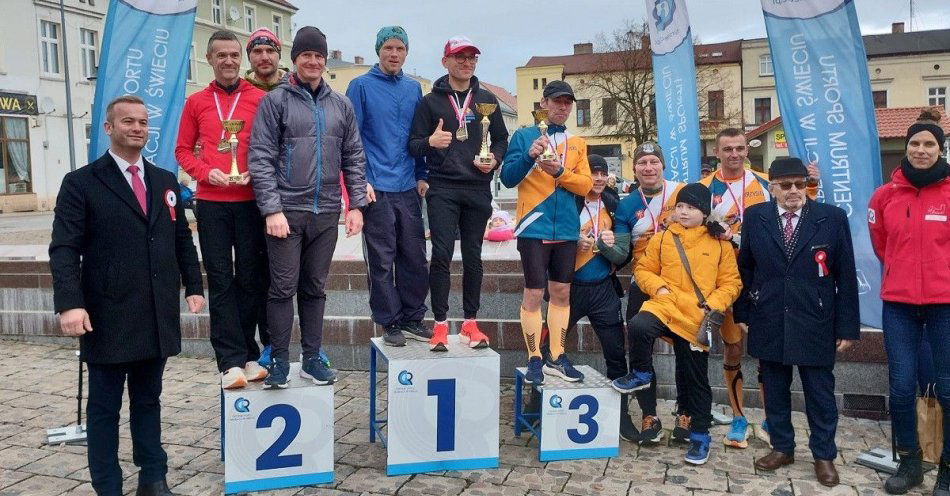 zdjęcie: Policjanci ze Świecia drugą drużyną Biegu Niepodległości / fot. KPP w Świeciu