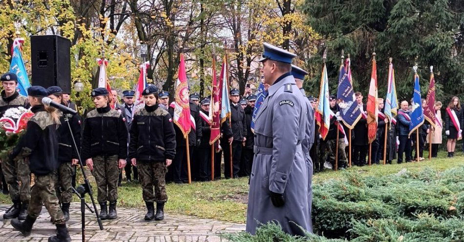 zdjęcie: Uroczyste obchody Święta Niepodległości w Jędrzejowie / fot. KPP Jędrzejów