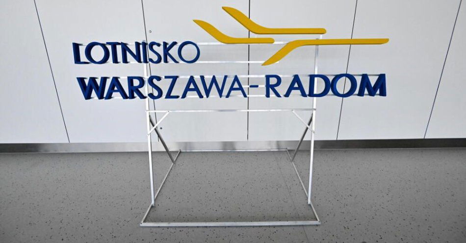 zdjęcie: Lotnisko Warszawa-Radom ruszyło w poniedziałek o godz. 17 / fot. PAP