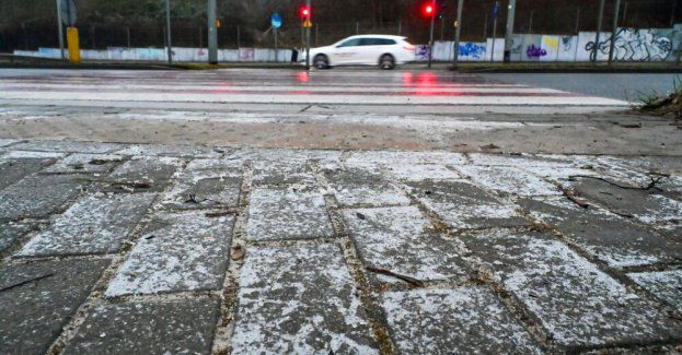 IMGW: opady marznące w 14 województwach