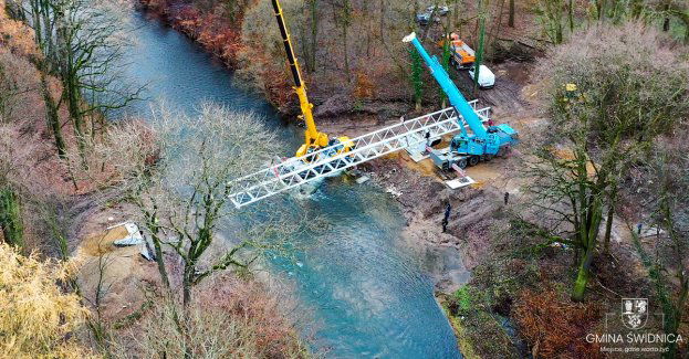 Budowa kładki pieszo-rowerowej nad Bystrzycą w miejscowości Wiśniowa