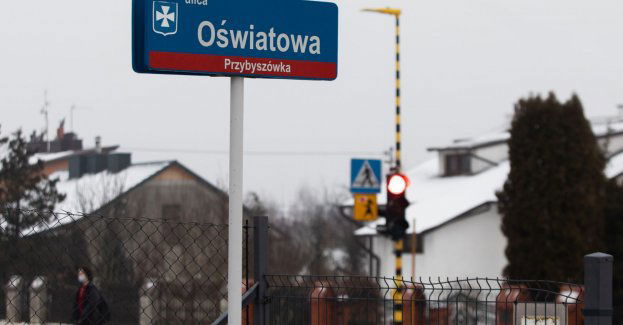 Bezpieczniej na przejściu obok szkoły podstawowej